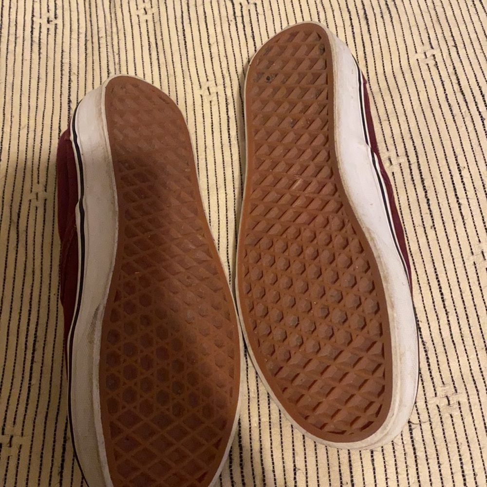 Maroon vans - Picture 5 of 5